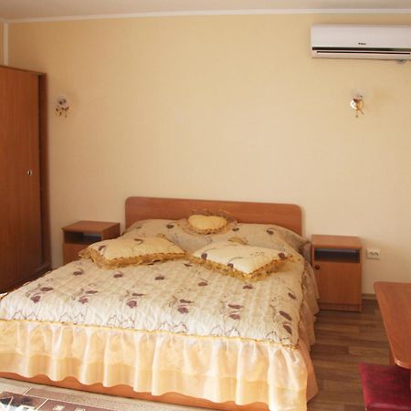 Admiral Hotel Skadovsk Bagian luar foto