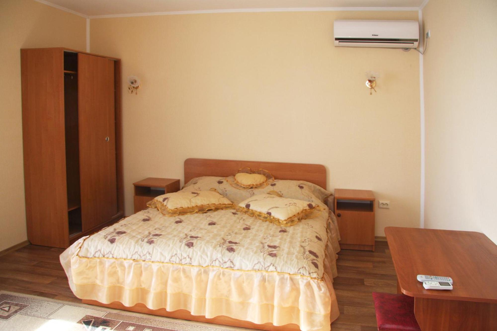 Admiral Hotel Skadovsk Bagian luar foto